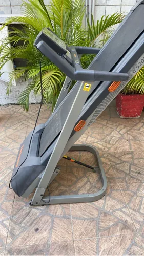 Esteira Athletic 520 EE Top/ A Melhor!