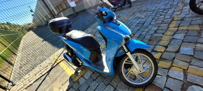 Vende-se Honda SH150i ? conforto, desempenho e segurança. Freios a disco e ABS duas rodas<br>