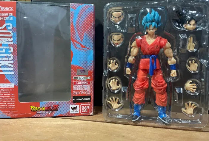 Action Figure Son Goku Super Saiyan God