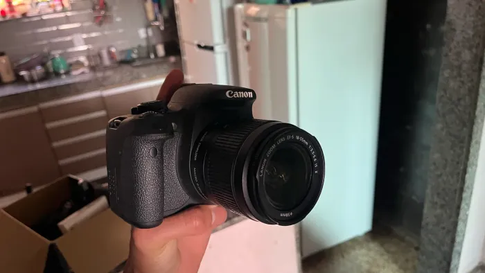 Câmera Cannon T5i + Lente 18-55mm + Acessórios 