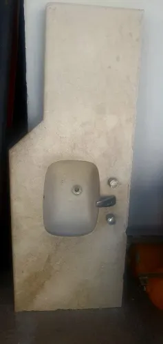 Pia de mármore para banheiro