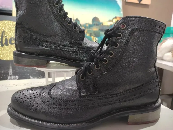 Botas de Couro Coturno Brogue west costura número 39