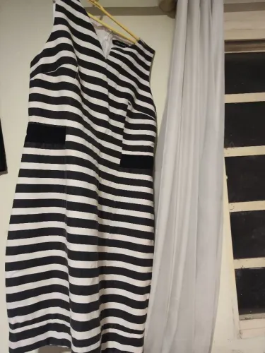 Vestido GREGORY listrado preto e branco