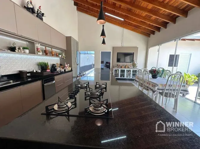 Casa com 3 dormitórios à venda, 239 m² por R$ 790.000,00 - Centro - Guairaca/PR
