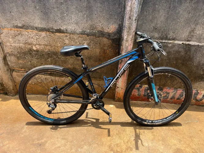 mountain bike aro 29 toda Shimano