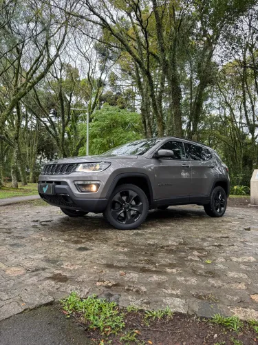 Compass Diesel 4x4 Pacote Premium + Som BEATS