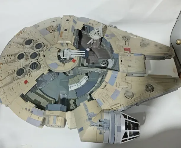 Star wars Millenium Falcon legacy hasbro
