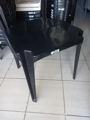 Mesa plástica quadrada nova