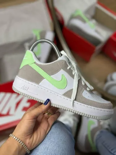 Nike Air Force 1 - Verde e Cinza