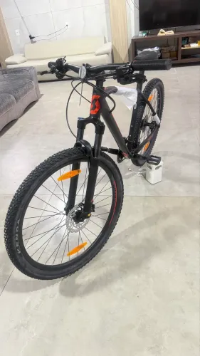 Bicicleta Scott Scale 740 - Alta performance e design moderno! 