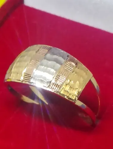 Anel 3 Cores de Ouro 18 Kilates Detalhes Ouro Branco Amarelo Vermelho Peso 1,62 Gramas