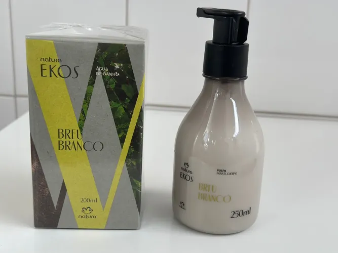 Kit Natura Ekos Breu Branco - com 70% de desconto Hidratante Corporal e Água de Banho