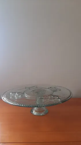 Prato para bolo ou confeitos em vidro prensado