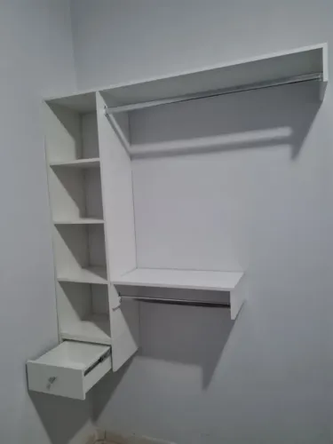 Closet com gavetas a pronta entrega