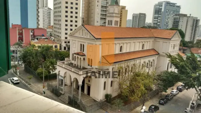 Excelente localização, vista para o Largo Padre Pericles