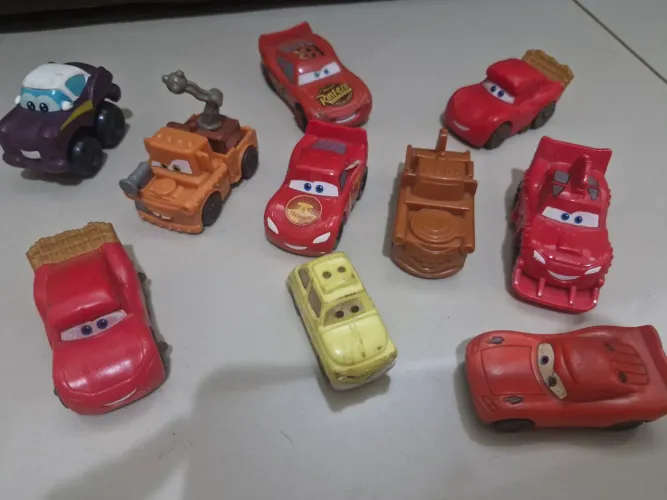Miniaturas Relâmpago Mcqueen - 10 unidades conforme as fotos 