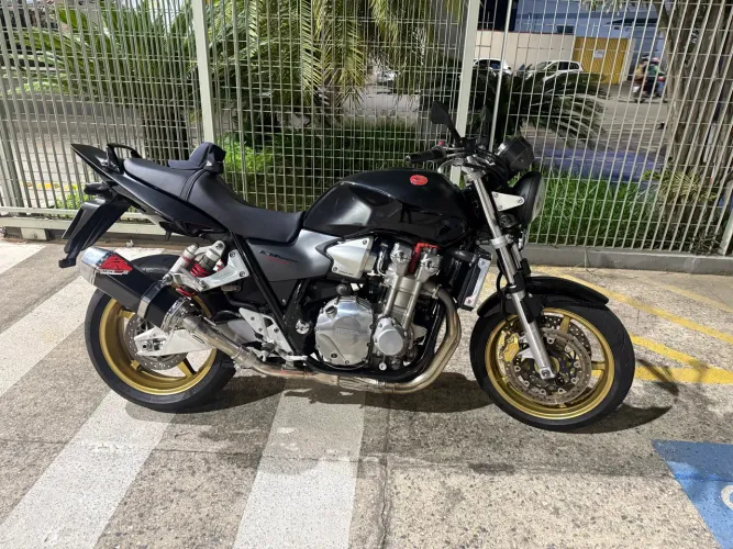 Oportunidade Honda CB 1300 Super Four Personalizada ( envelopada )