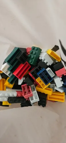 Peças de montar coloridas - Tamanho pequeno