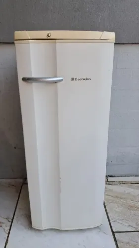 Geladeira Electrolux - Faço Entrega