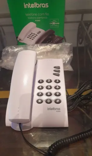 Telefone NOVO na caixa com fio