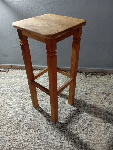 Banqueta de madeira maciça rustica