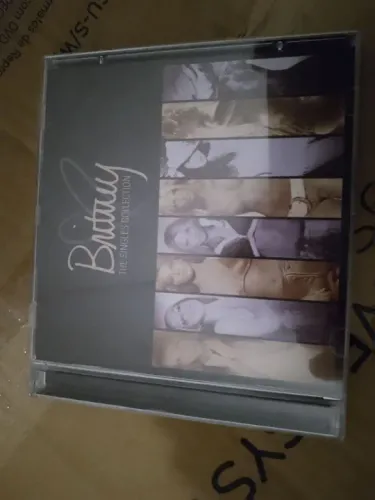 CD BRITNEY SPEARS - THE SINGLES COLLECTION (NOVO/IMPECÁVEL)