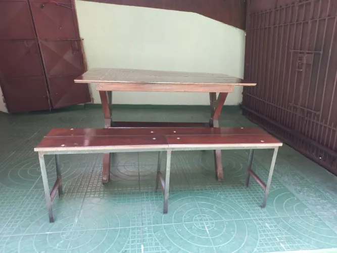 Conjunto mesa e banco 