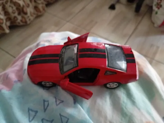 Carrinho ferro novo vermelho