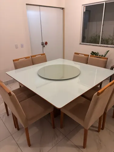 Mesa + 8 cadeiras