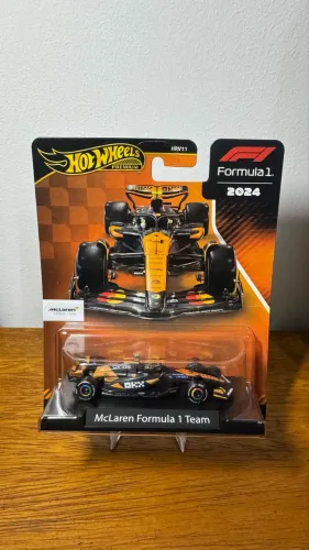     Hot Wheels Premium Formula 1 2024 McLaren Team #4