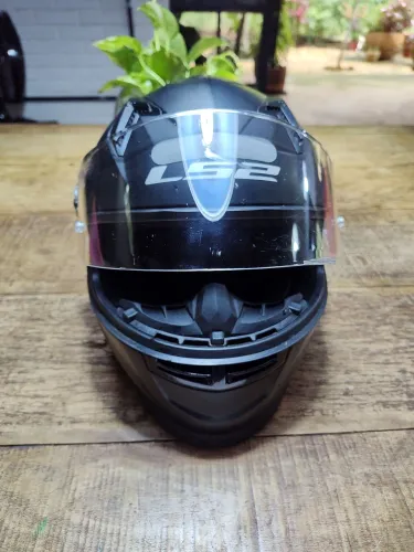 Capacete LS2 Preto fosco tamanho 60