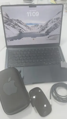 MacBook M3