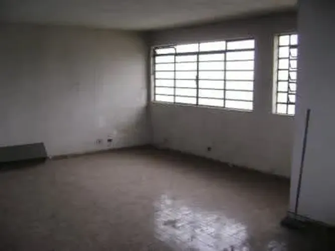 Galpão na Rua Conceição do Formoso, 373 290 m²
