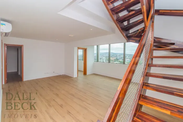 Duplex para aluguel tem 240 metros quadrados com 3 quartos em Higienópolis - Porto Alegre