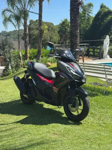 Yamaha AEROX 160 Zero km PRETA