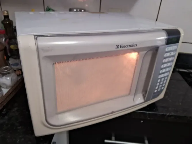 MICROONDAS ELECTROLUX 31 L ENTREGA INCLUÍDA