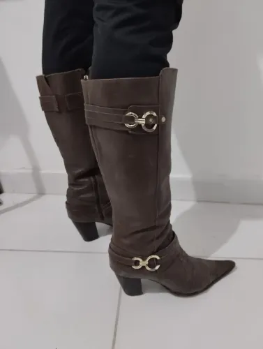 Bota cano longo número 37