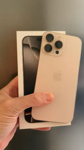 iPhone 16 pro Max 256g bateria 100% semi novo (ACEITO TROCA)