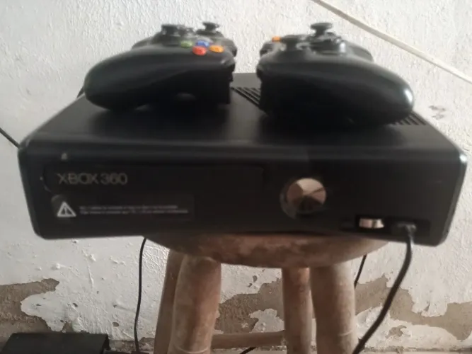 Xbox 360 desbloqueio rgh, FIFA 26, GTA 5, lego, com caixa cabos dois controles