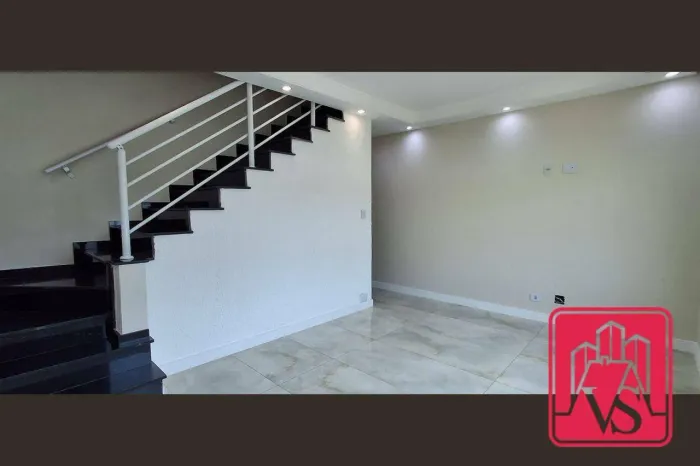 Sobrado com 2 dormitórios para alugar, 125 m² por R$ 4.130,00/mês - Vila Vivaldi - São Ber