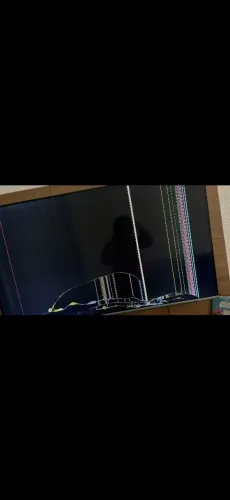 Televisão para concerto ou retirada de peças 