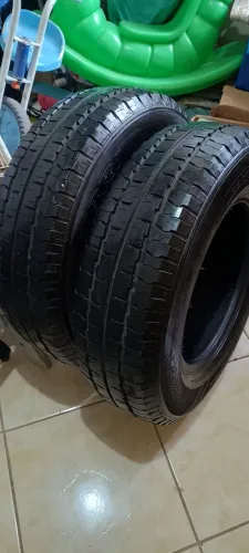 Vendo Pneus 215 75 R16C