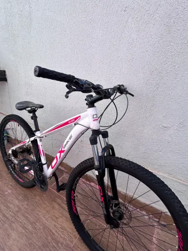 Bicicleta Aro 29 Feminina OX Glide + Monark (ótimo estado)