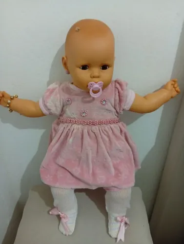Bonecas olhos castanhos.