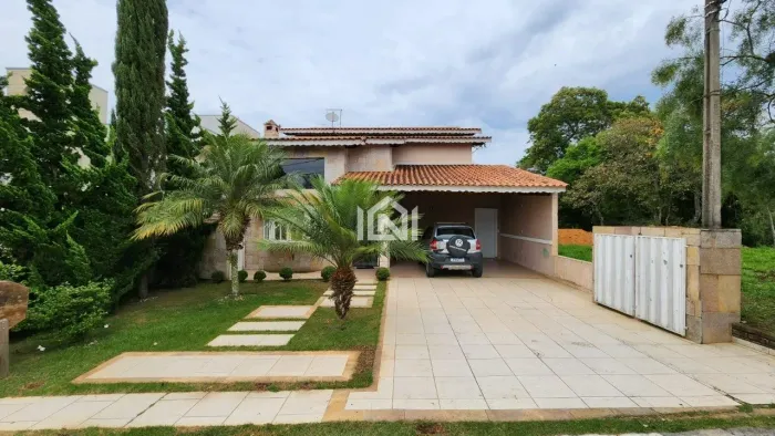 Casa à venda no condomínio Villa Rica