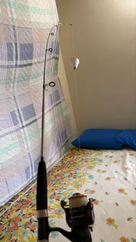 VENDO VARA DE PESCA MULENETE NOVA NUNCA FOI USADA, LEVA LINHA CHUMBADA E ANZOL