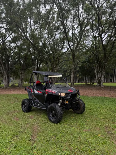 UTV POLARIS RZR 1000