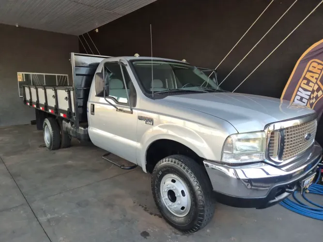 Ford F-4000 3.9 Turbo Intercooler Diesel 2P Manual 2005