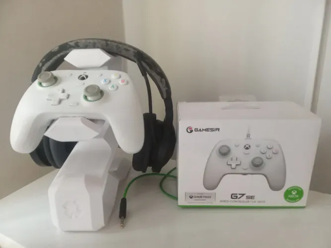 Controle Gamesir g7 SE + Headset Razer Kraken Essential + Base.