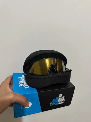 Oculos HB ION Dourado - Novo